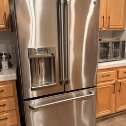 GE Refrigerator French Doors 