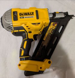 DeWalt 20V MAX Brushless 30° Framing Nailer (DCN692) - Tool Only