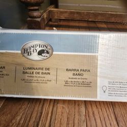 HAMPTON BAY LIGHT FIXTURE 
