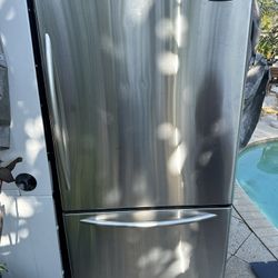 kitchenaid refrigerator  Model kbra2demss