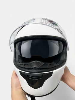 New White Full-Face Motorcycle Helmet with Bluetooth size xl