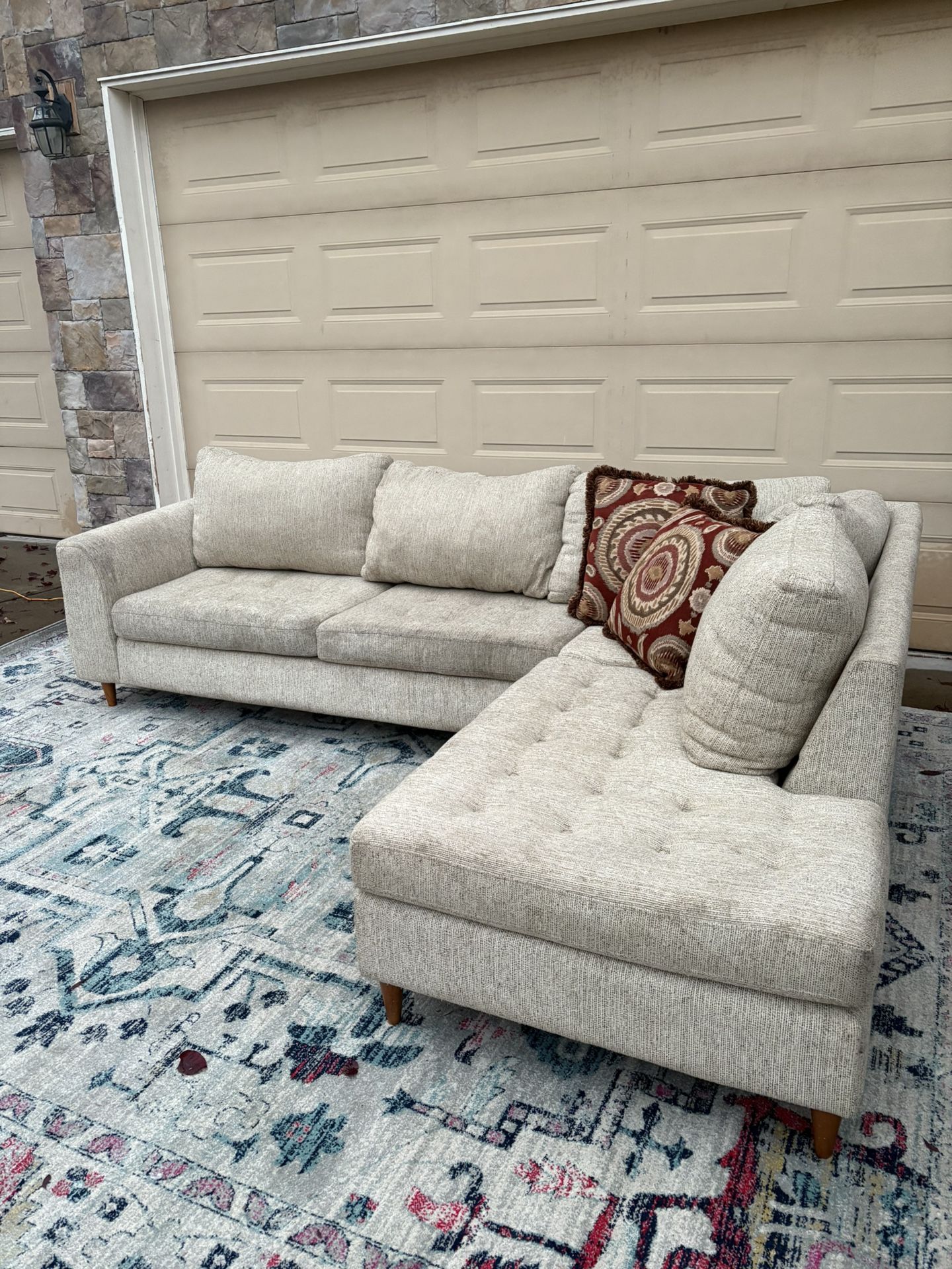 Modern Sectional Sofa – Great Condition!