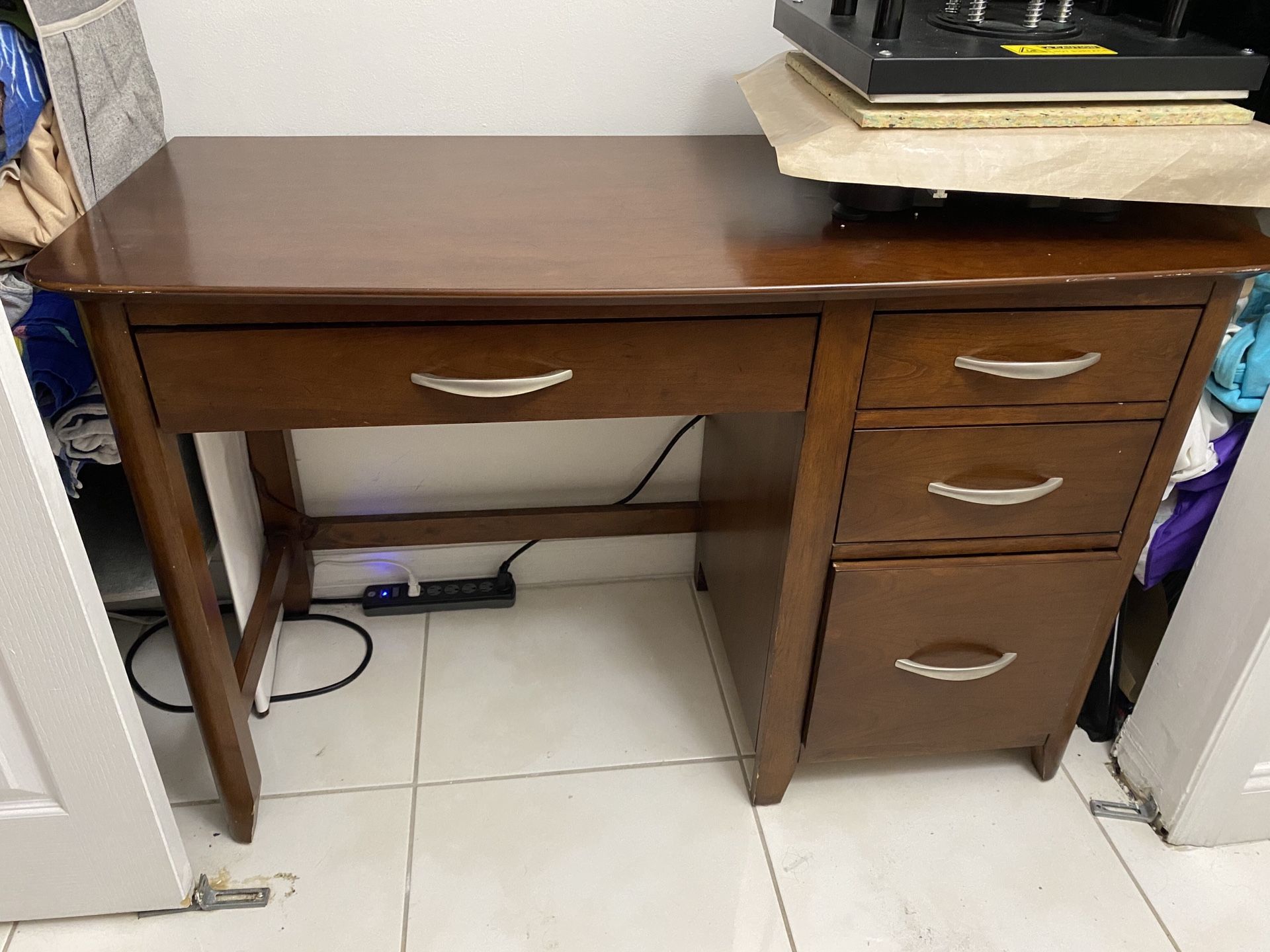 FullSize bedroom Set for Sale in Miami, FL OfferUp