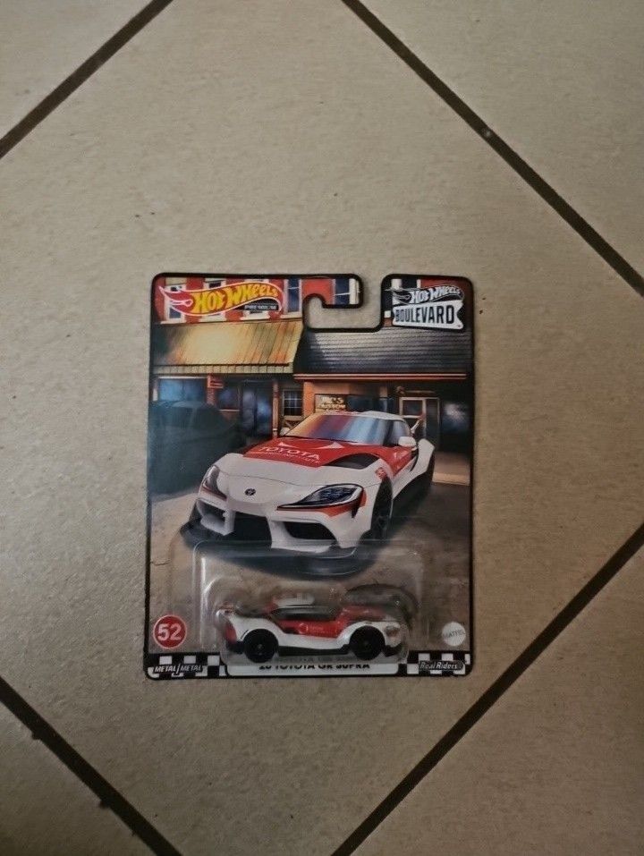Hot Wheels Premium Toyota Supra MK5 – Street Beast!