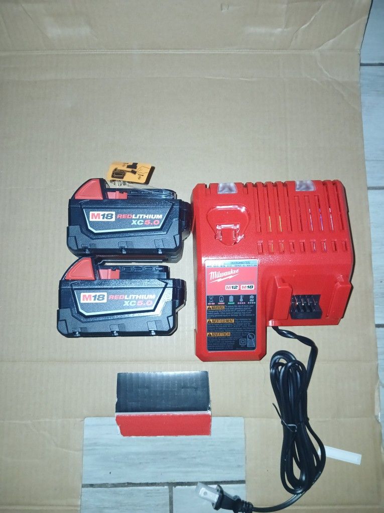 Milwaukee M18 2 Battery Xc5.0 And Charger