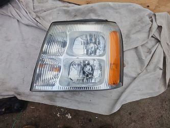 03 Escalade Drivers Headlight