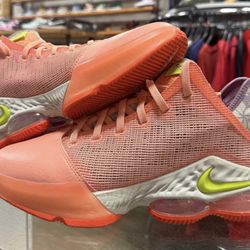 8M Nike LeBron 19 Low Hawaii 