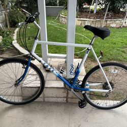 Vintage Trek 8000 Aluminum Mountain Bike