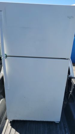 WHIRLPOOL 33" REFRIGERATOR WORKS GREAT CAN DELIVER ANYWHERE