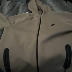 Nike tech