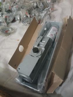 Commercial door closers