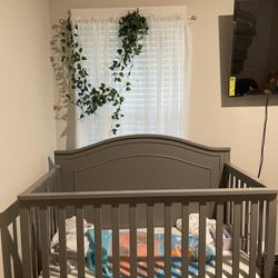 Baby Crib 4 In 1 