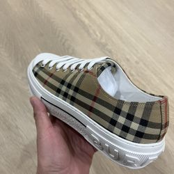 Burberry shoes