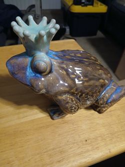 Japanese Prince Tea Light Ceramic Frog