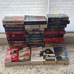 34 Robert Ludlum Books Paperback - Great Set - Bourne identity Series & More 34 BOOKS!! 📕 📚