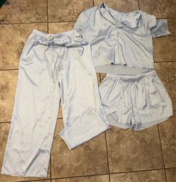 Women’s small three piece set pjs