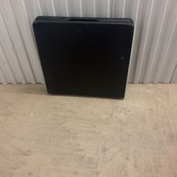 2 Folding Tables 