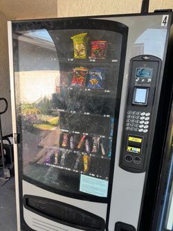 Snack Vending Machine with iVend Sensor