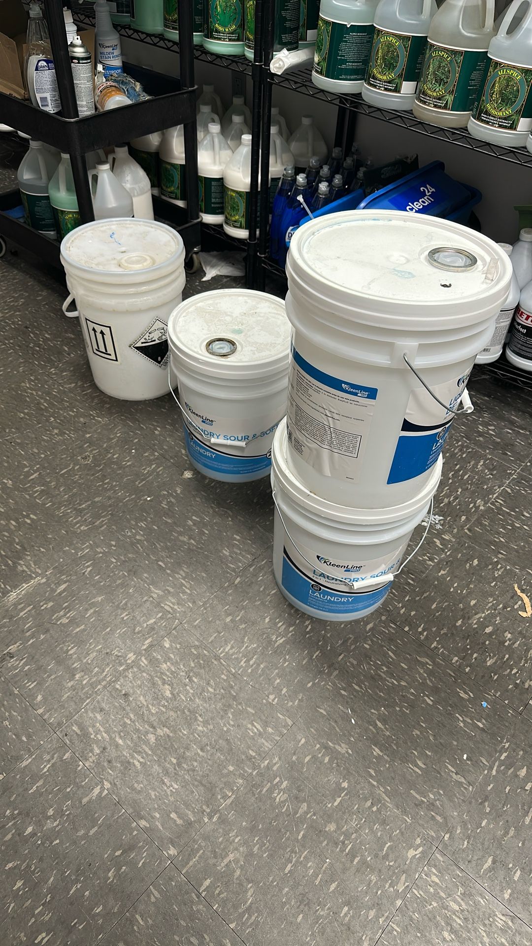 Free 5 Gallons Buckets