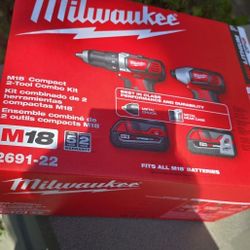 Milwaukee Drill Set 