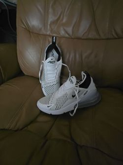 Women's 7.5 Air Max 270