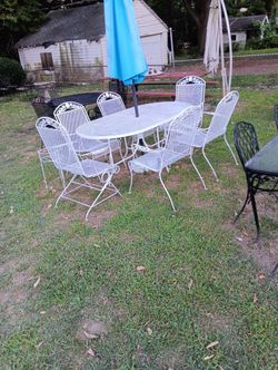 Wow 9 Piece Wrought Iron Patio Furniture  In  Door Out Door Its All Good Up For Grabs.