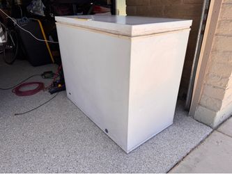 Fridgedaire box freezer