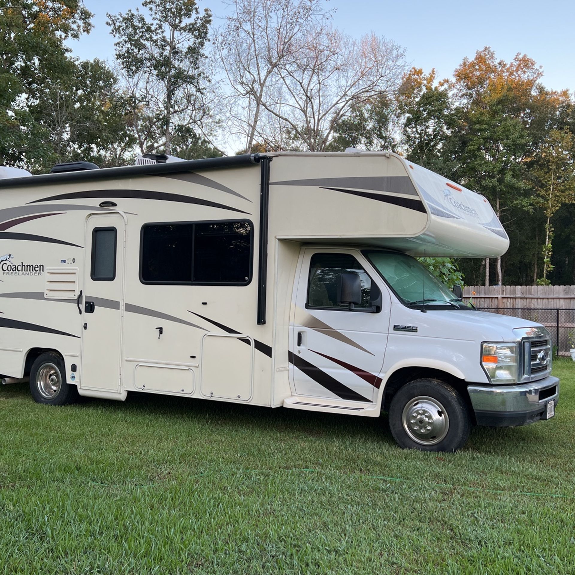 Luxury Camper? For Less Than You Think! (By Owner) - dtz0dcb