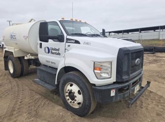 Water truck for sale 2K Gallon