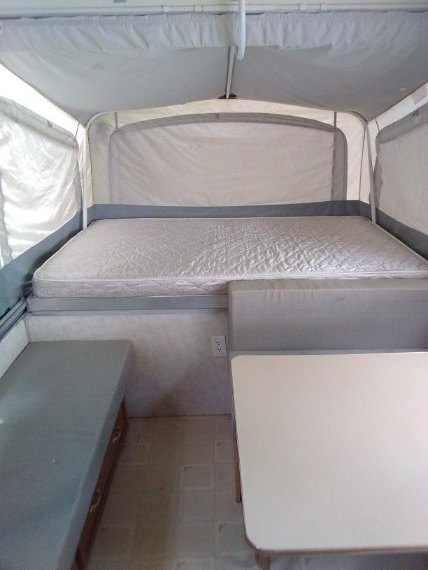 1998 Coleman Cheyenne Pop-up Trailer