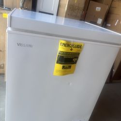 Vissani 5.1 Cu. Ft. Chest Freezer – White