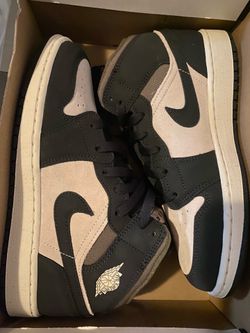 Nike Air Jordan 1 Mid SE sneakers in the "Off Noir/Medium Olive