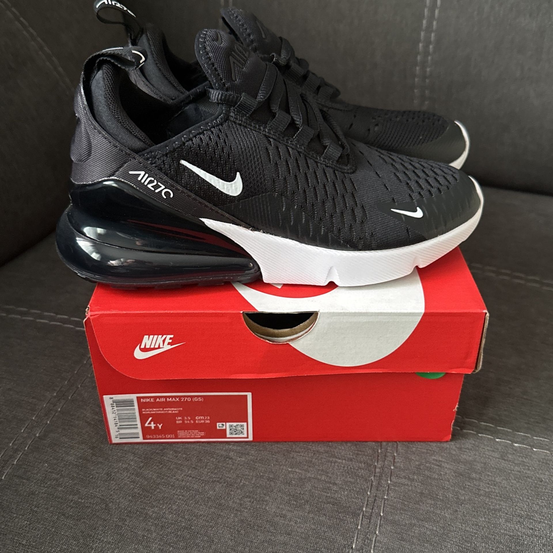 Nike Air Max 270 Sz 4Y