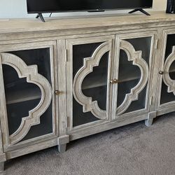 Buffet/sideboard