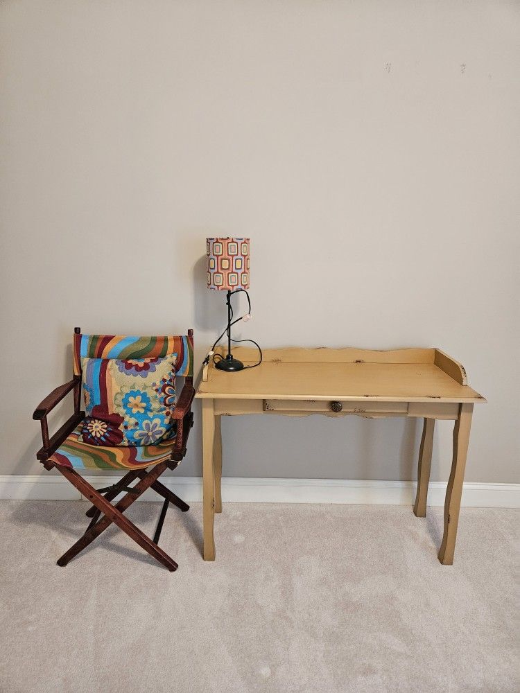 Desk chair and lamp
