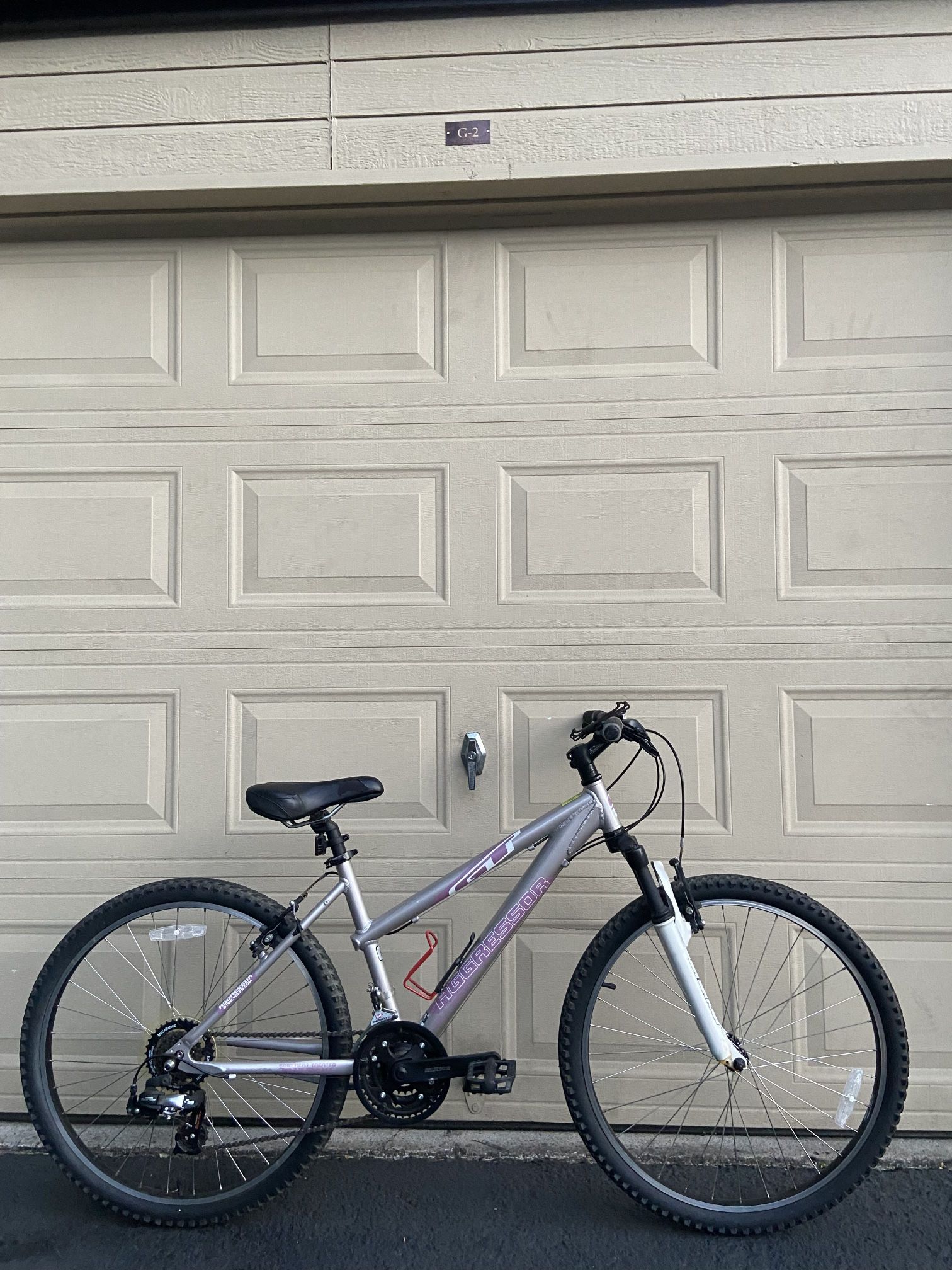 GT Aggressor Mountain Women’s Bike – 26” – 21-Speed – Small Frame – Aluminum Bicycle 