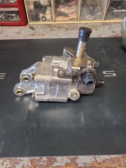 Power steering pump.