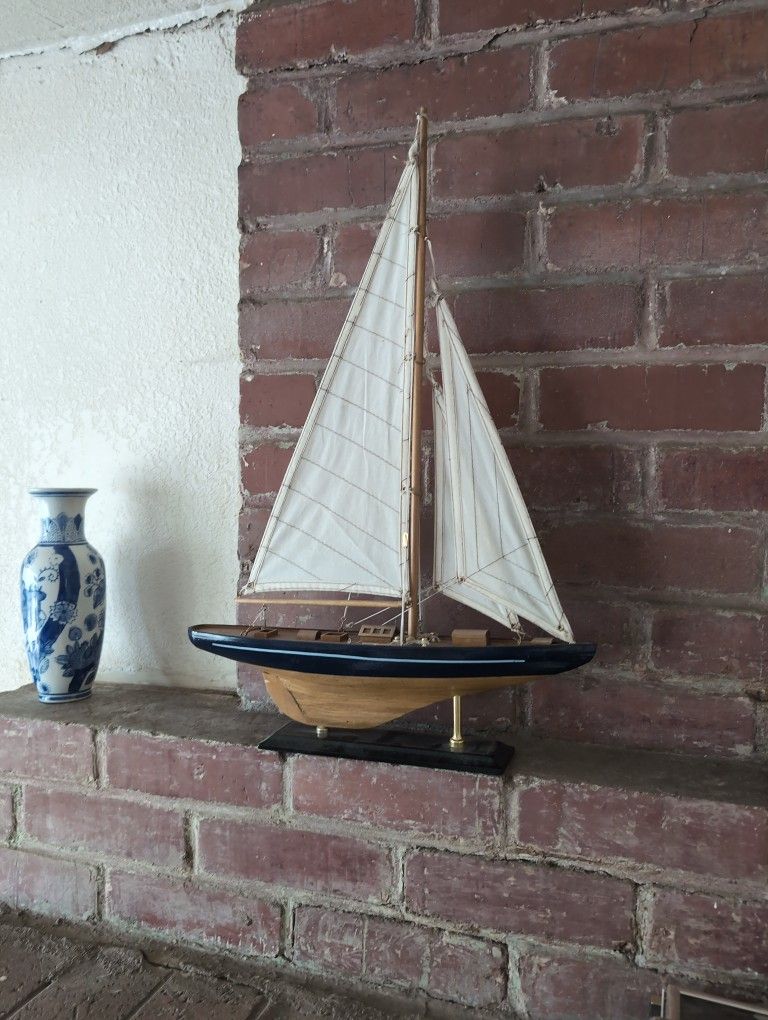 Sailboat Model