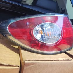 Lexus ES Tail Light 