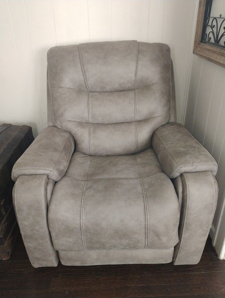 Power Recliner-Ashley Furniture
