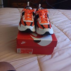NIKE VOMERO 5