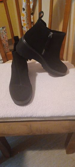 Toms boots 8 New