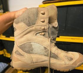 Cabelas hunting hiking boots size 11 D