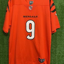 JOE BURROW CINCINNATI BENGALS  NIKE JERSEY BRAND NEW WITH TAGS SIZES MEDIUM AND XL AVAILABLE
