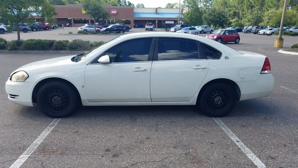 Trade-in special 2008 Chevy Impala 152275 miles please bring mechanic car runs and drive but I do not know anything about it $2000 OBO PLUS TTT