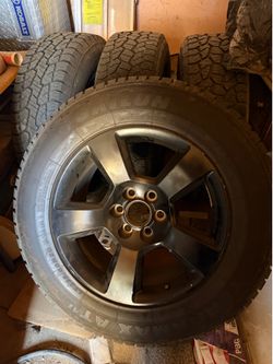 black chevy  20” rims