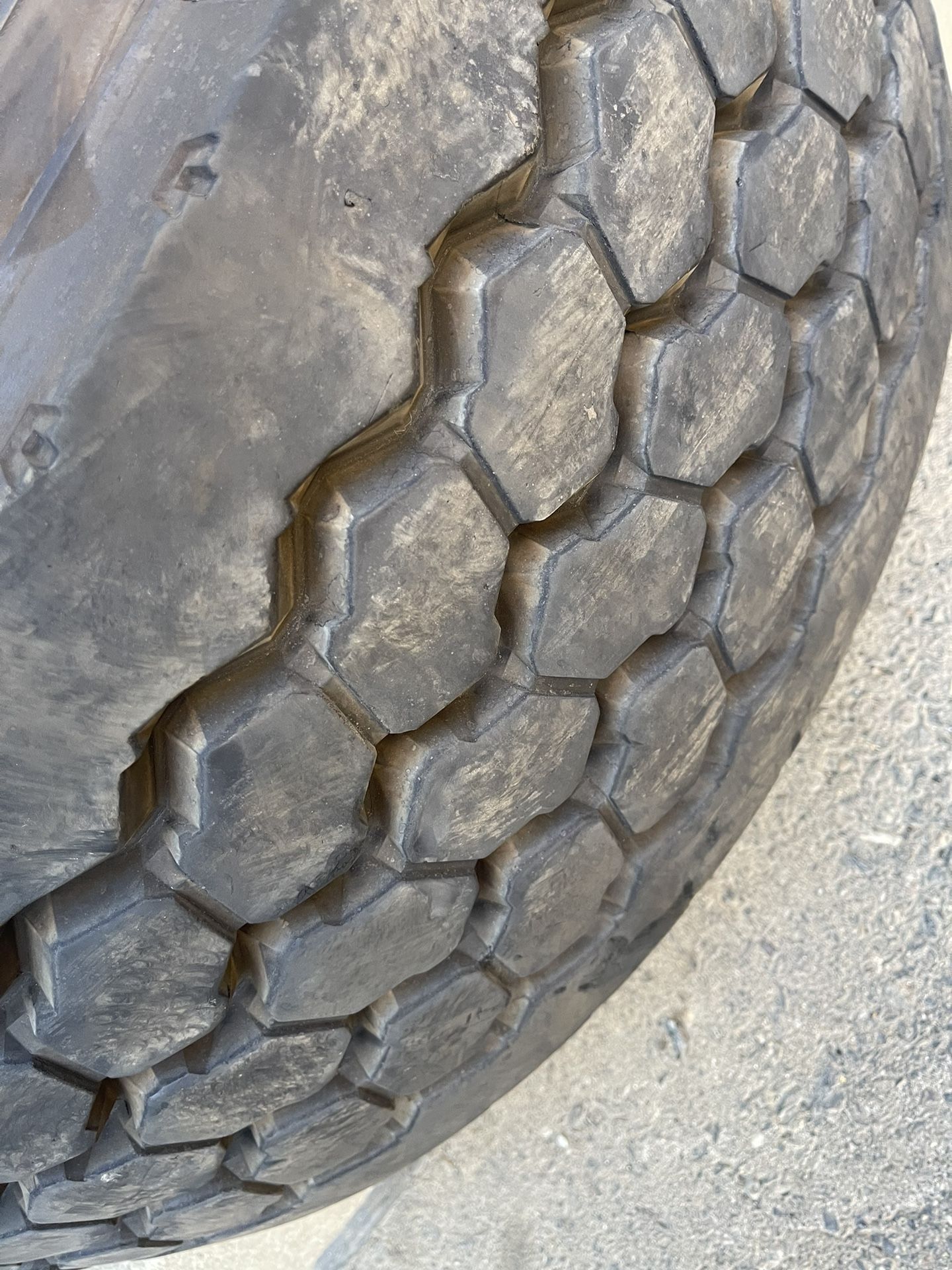 425-65-22.5 Used Tires