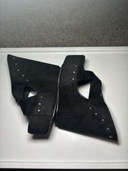 Black Wedges