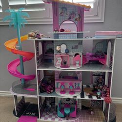 LOL DOLL PLAY HOUSE, Like New