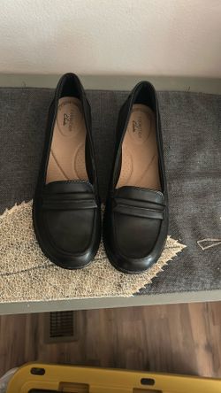 New! Women’s Clarks, Black Ashland Lilly Loafers . Size 8